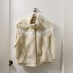 Nike sherpa sleeveless vest coat